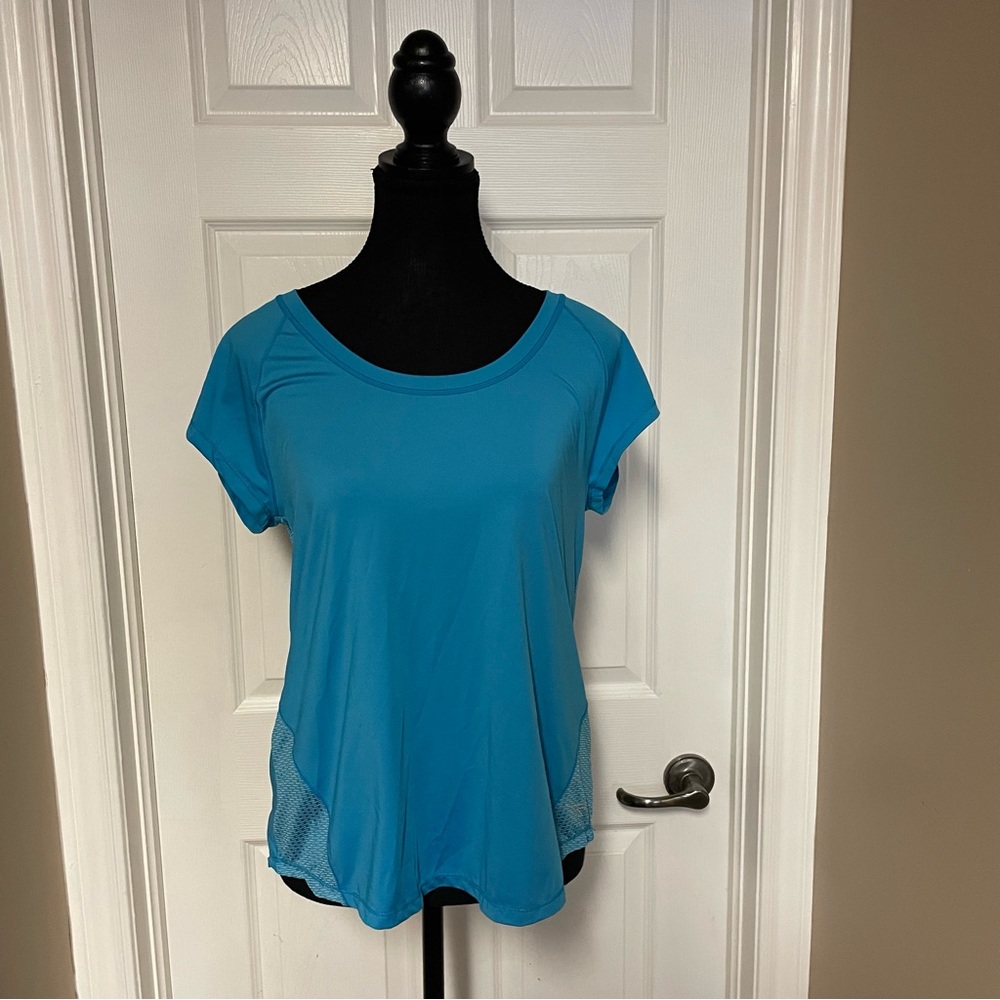 Women’s Diadora workout t-shirt